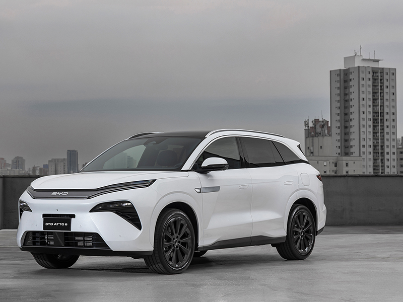 BYD mantém ofensiva e lança o Atto 8, um SUV híbrido plug-in de luxo para 7 pessoas